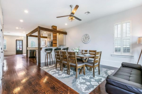 Modern, Spacious Townhouse with Luxury Amenities
